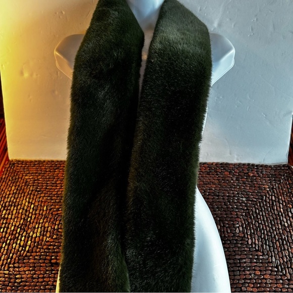 A New Day Faux Fur Forrest Green Scarf Stole Cozy - Picture 2 of 8